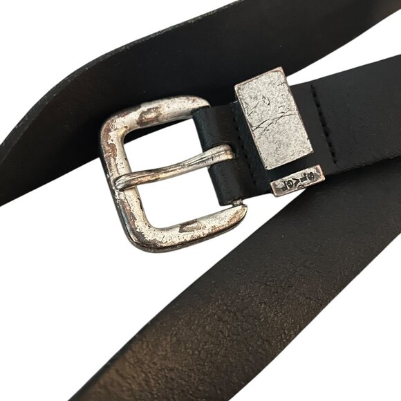 Vintage Levi’s Black Leather Belt 38 Silver Buckle Made in Canada Classic Style - Picture 2 of 5